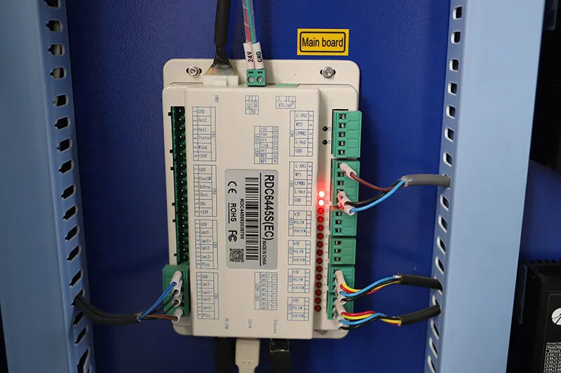 GC1390LG Nouvelle conception de machine de gravure et découpe laser CO2de haute qualité pour acrylique, bois, plastique etc...