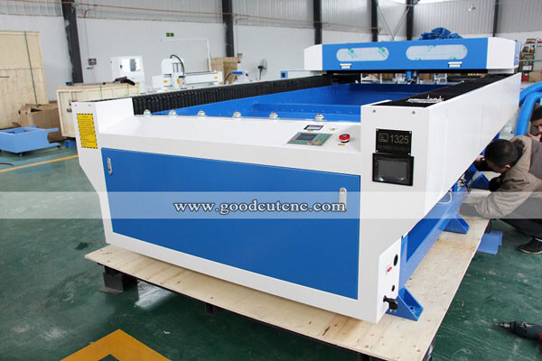 GC1325L-M Machine CNC de découpe au laser CO2 pour bois, metal et matériaux non métalliques