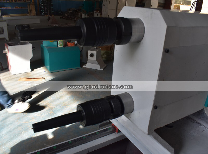 GC1530WL-DS Machine de tour à bois CNC à double axe avec broche de gravure tournante