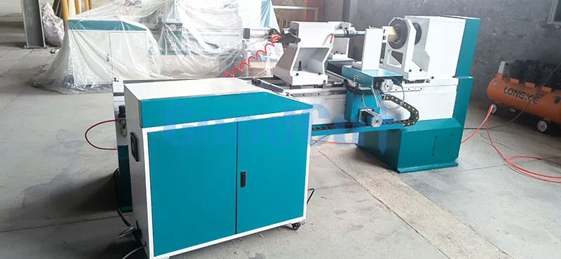 GC1530WL Machine CNC De Tour à Bois Automatique de Taille 1530 avec Double Axe et Double Lames tournantes