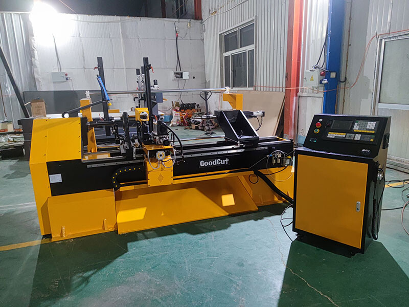 GC1530WL-AF Machine CNC de tour à bois industriel à alimentation automatique avec broche de gravure pour le travail du bois
