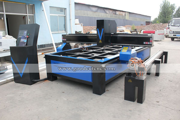 GC1325P-R Machine de Plasma CNC avec disppositif rotatif pour la découpe du tuyau en métal plat rond ou en forme rectangulaire