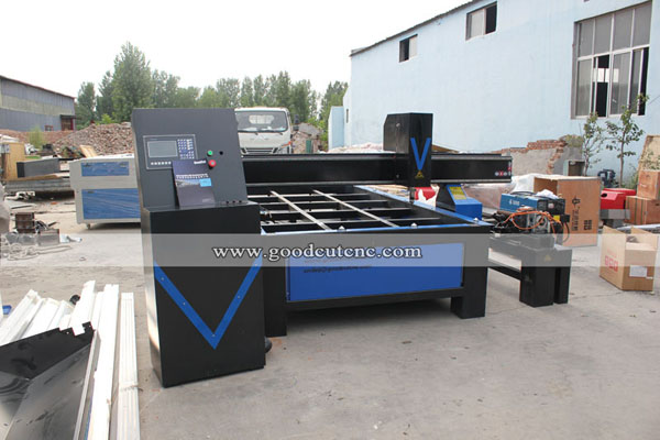 GC1325P-R Machine de Plasma CNC avec disppositif rotatif pour la découpe du tuyau en métal plat rond ou en forme rectangulaire