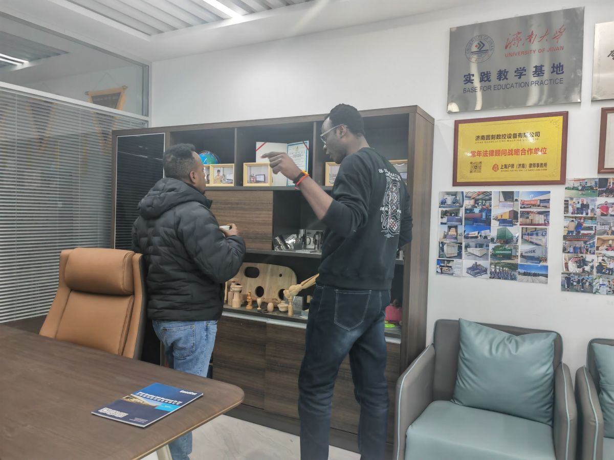 Ethiopian customers come to visit factories and machines 1.jpeg