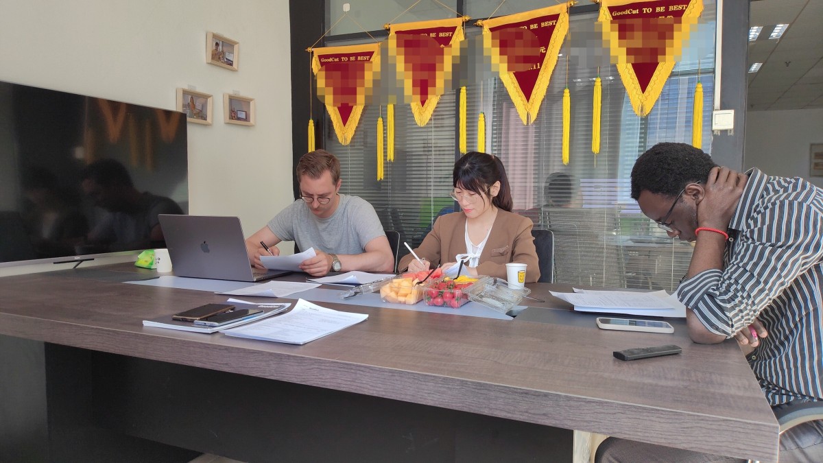 Lithuania Customer Deals for Co2 Laser Cutting and Engraving Machine 2.jpg Lithuania Customer Deals for Co2 Laser Cutting and Engraving Machine 2.jpg