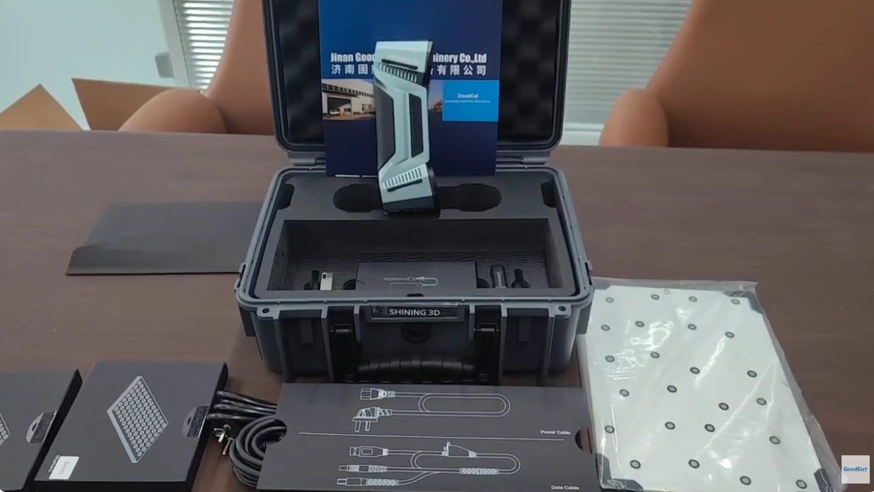 FreeScan Combo+ Source de lumière hybride et scanner 3D portable multifonctionnel