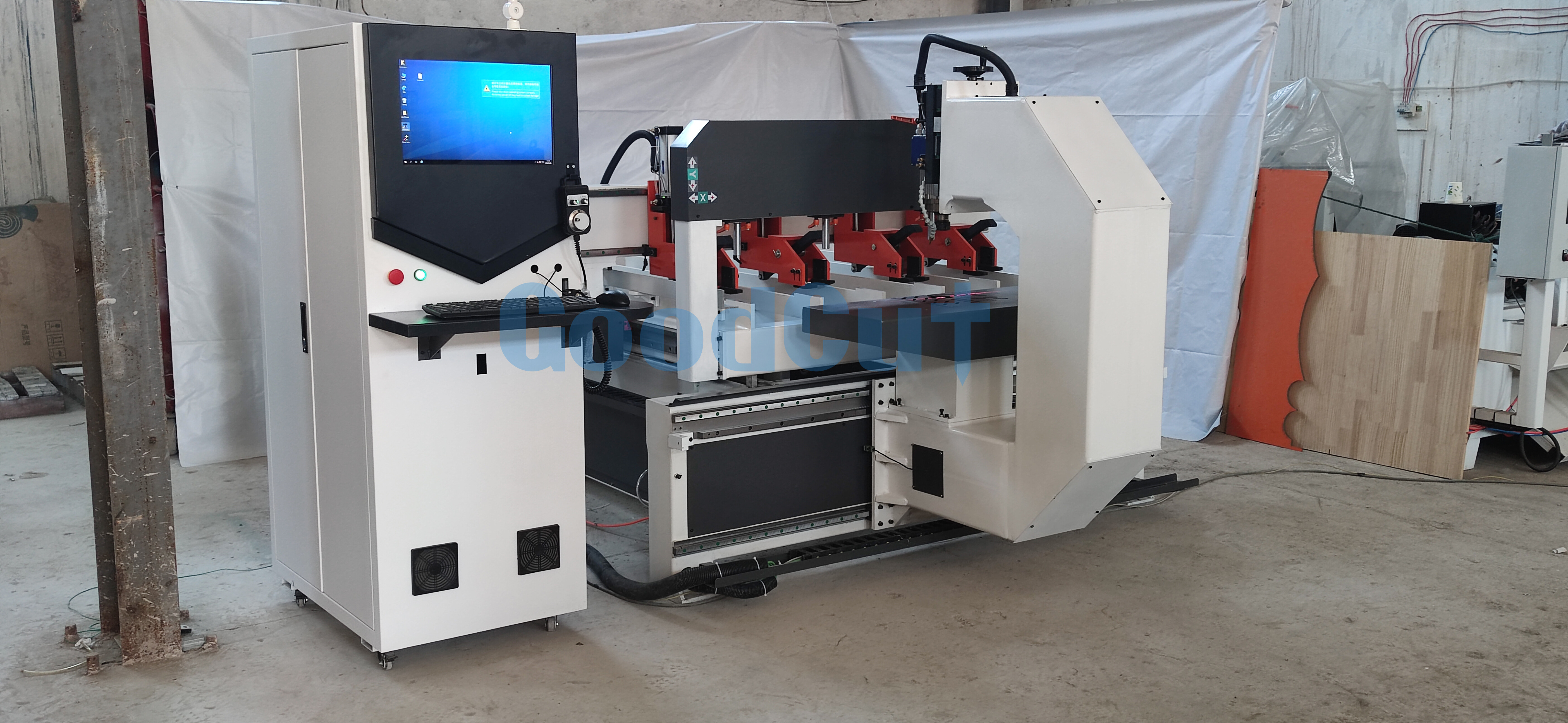 GC-SWC Machine de découpe de bois massif pour la production de meubles en bois massif