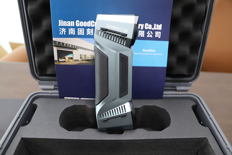 FreeScan Combo+ Source de lumière hybride et scanner 3D portable multifonctionnel