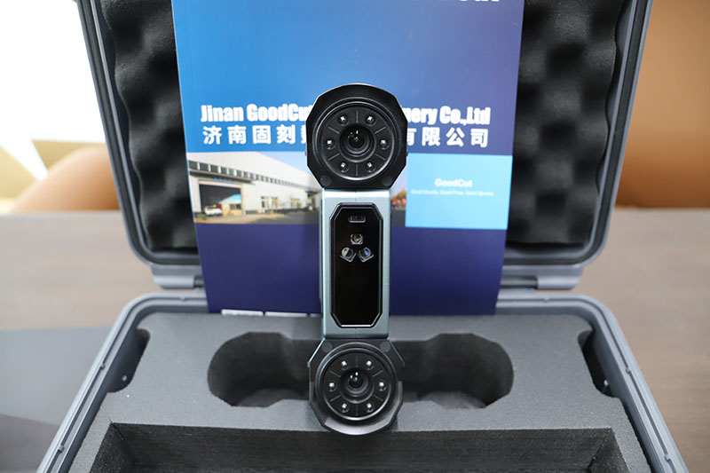 FreeScan Combo+ Source de lumière hybride et scanner 3D portable multifonctionnel