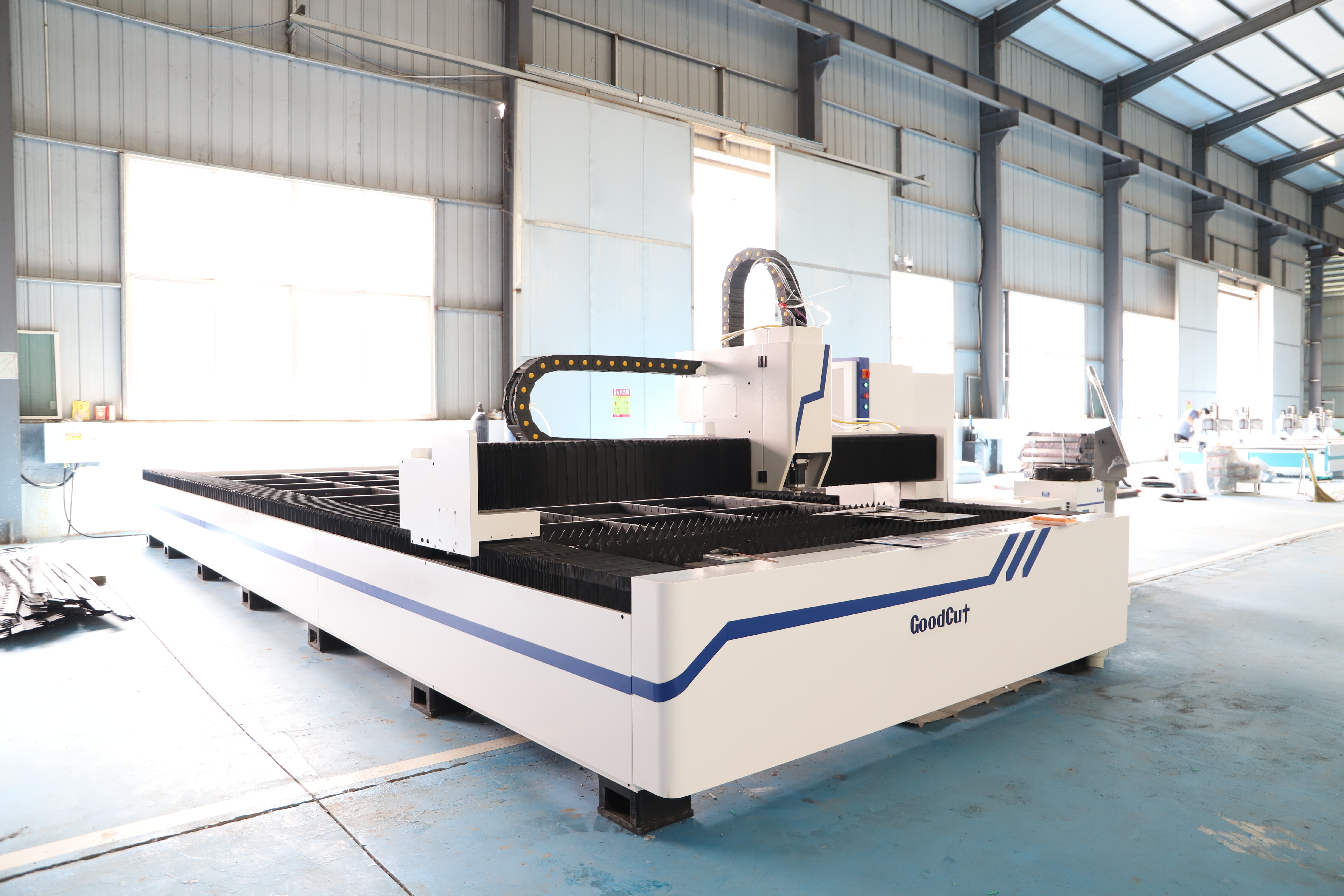 GC6520F 3KW 6KW 12KW Machine de découpe laser à fibre pour le métal