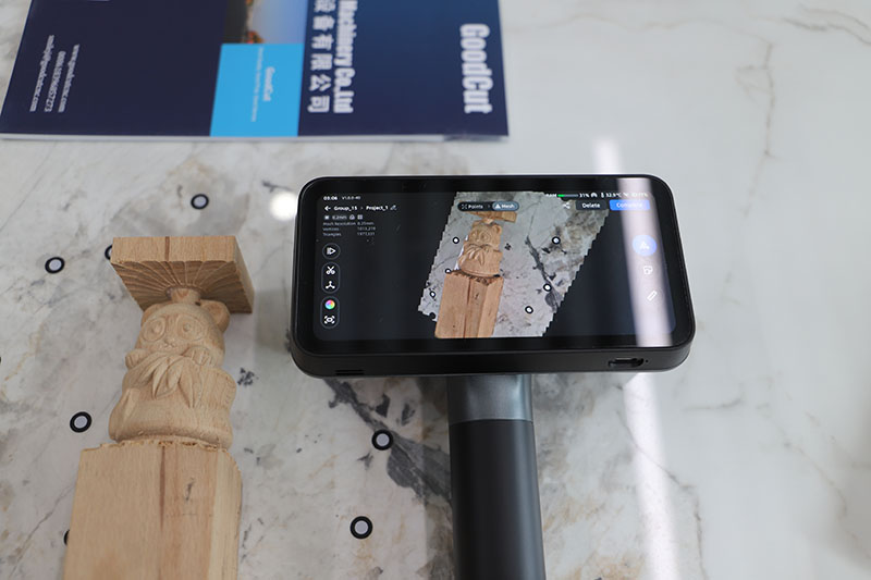 Scanner 3D portable sans fil EinScan Rigil avec source lumineuse hybride