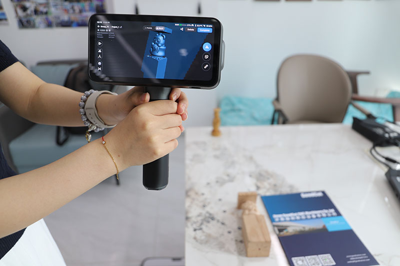 Scanner 3D portable sans fil EinScan Rigil tout neuf avec source lumineuse hybride équipée d'une batterie et d'un écran d'affichage