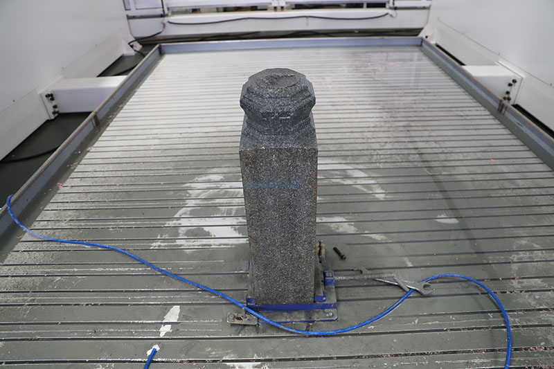 Routeur CNC 5 axes ATC de haute gamme pour travaux de gravure sur bois, pierre, moules et aluminium