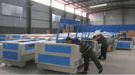 Une commande en gros de 500 machines avec un délai de livraison d'un mois