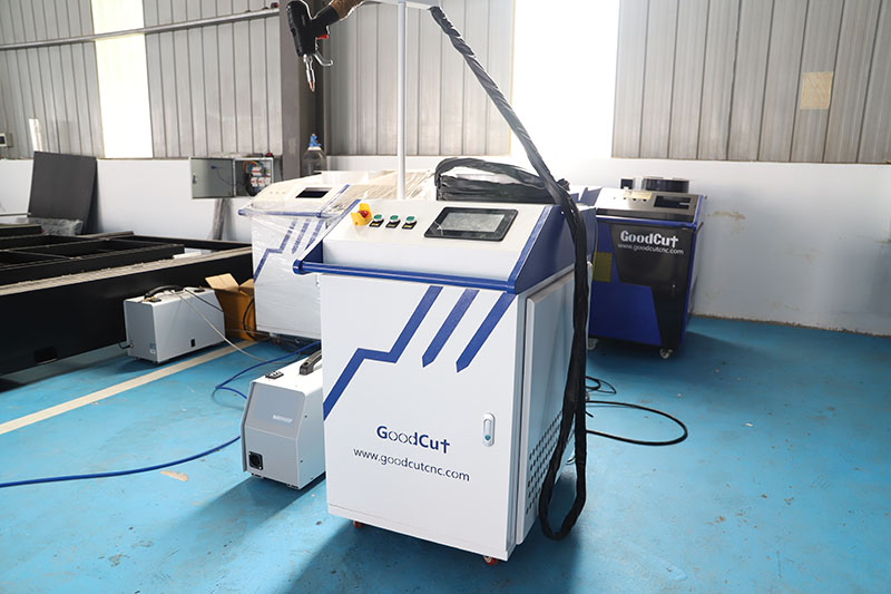 GC-WCC 4 in 1 New Design Laser Welding Cutting Cleaning Machine (machine à souder et à découper au laser)
