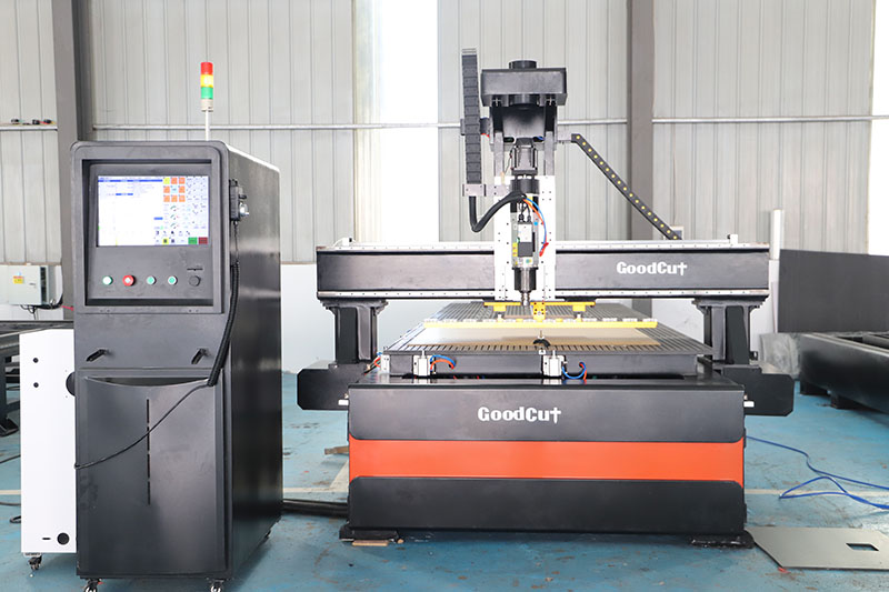  GC1545-ATC Routeur CNC personnalisé de grande taille 1500x4500mm avec fonction de changement d'outils automatique
