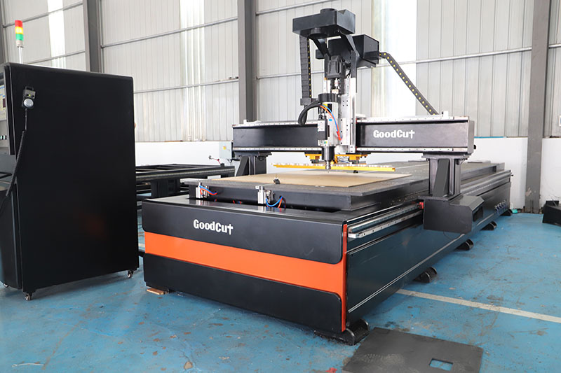  GC1545-ATC Routeur CNC personnalisé de grande taille 1500x4500mm avec fonction de changement d'outils automatique
