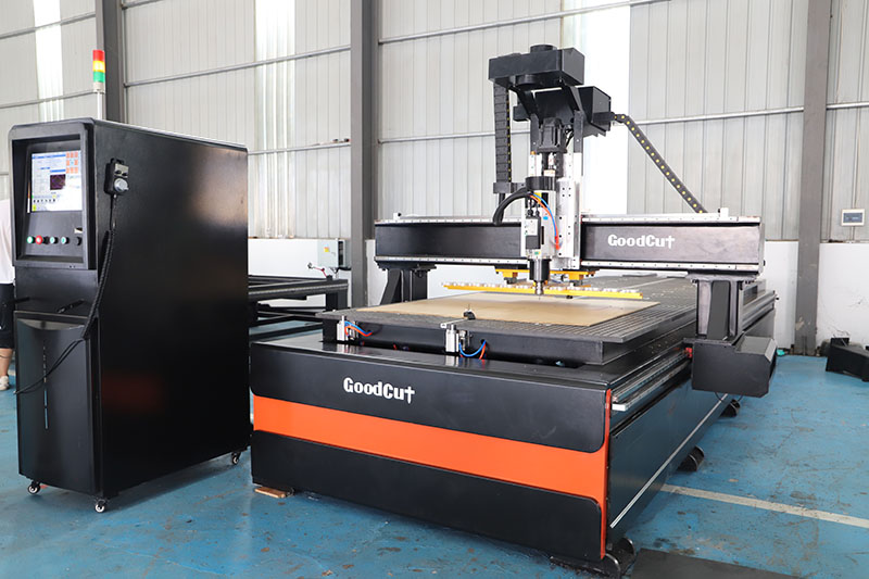  GC1545-ATC Routeur CNC personnalisé de grande taille 1500x4500mm avec fonction de changement d'outils automatique
