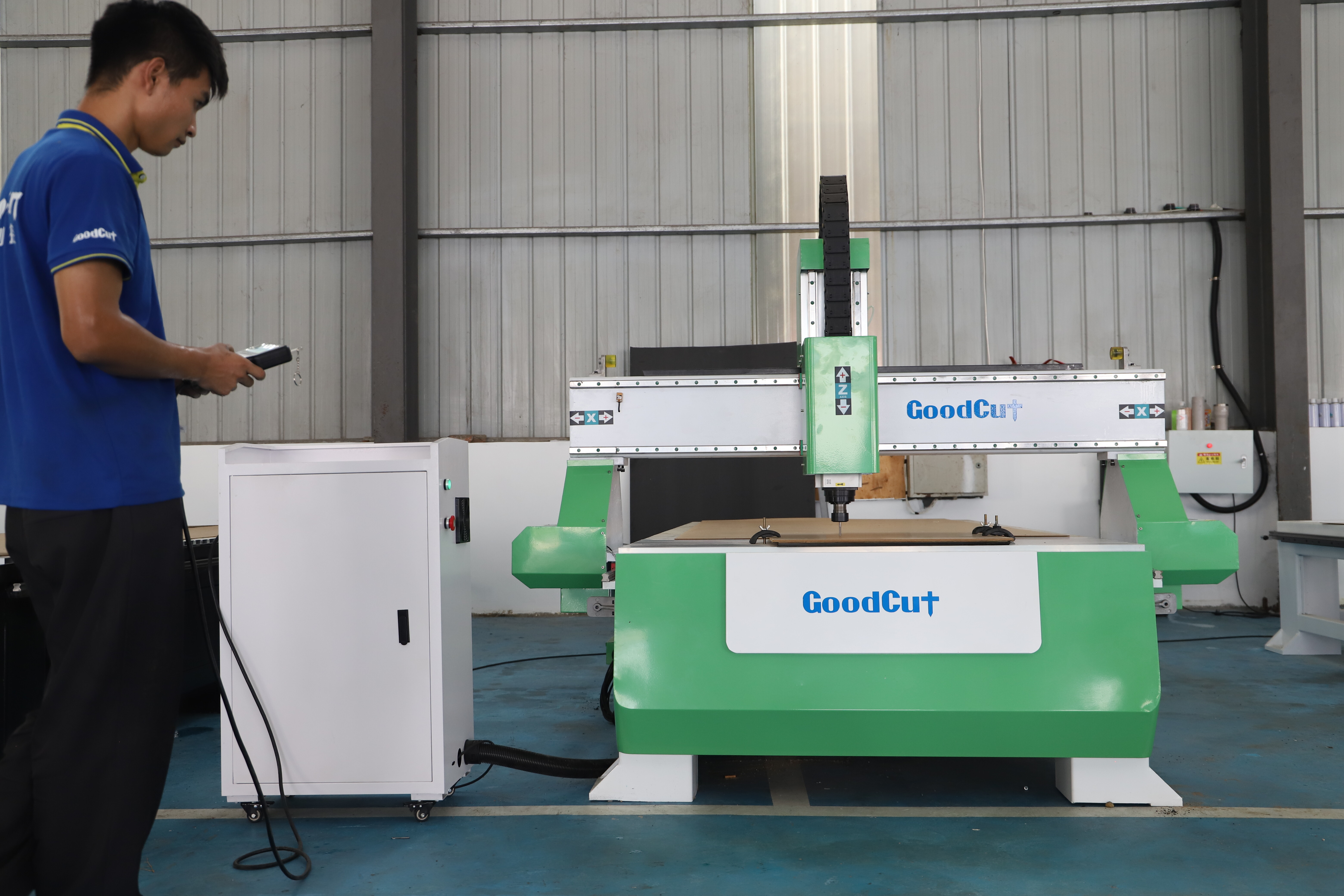 GC1325 CNC Router Machinery for Woodworking with High Quality and Customized Specifictions (Machines à router CNC pour le travail du bois de haute qualité et spécifications personnalisées)