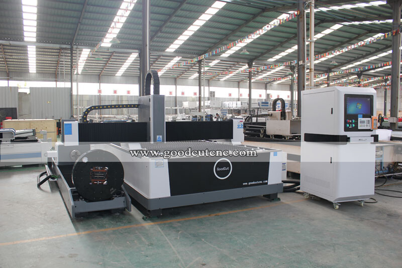 GC1530FR Machine de découpe laser à fibre avec toupie pour la découpe de plaques et de tubes