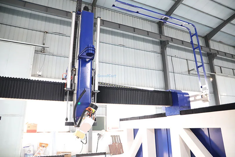 Machine de découpe CNC 4 axes et 5 axes GC2530ATC pour bois, mousse et EPS de grande taille 