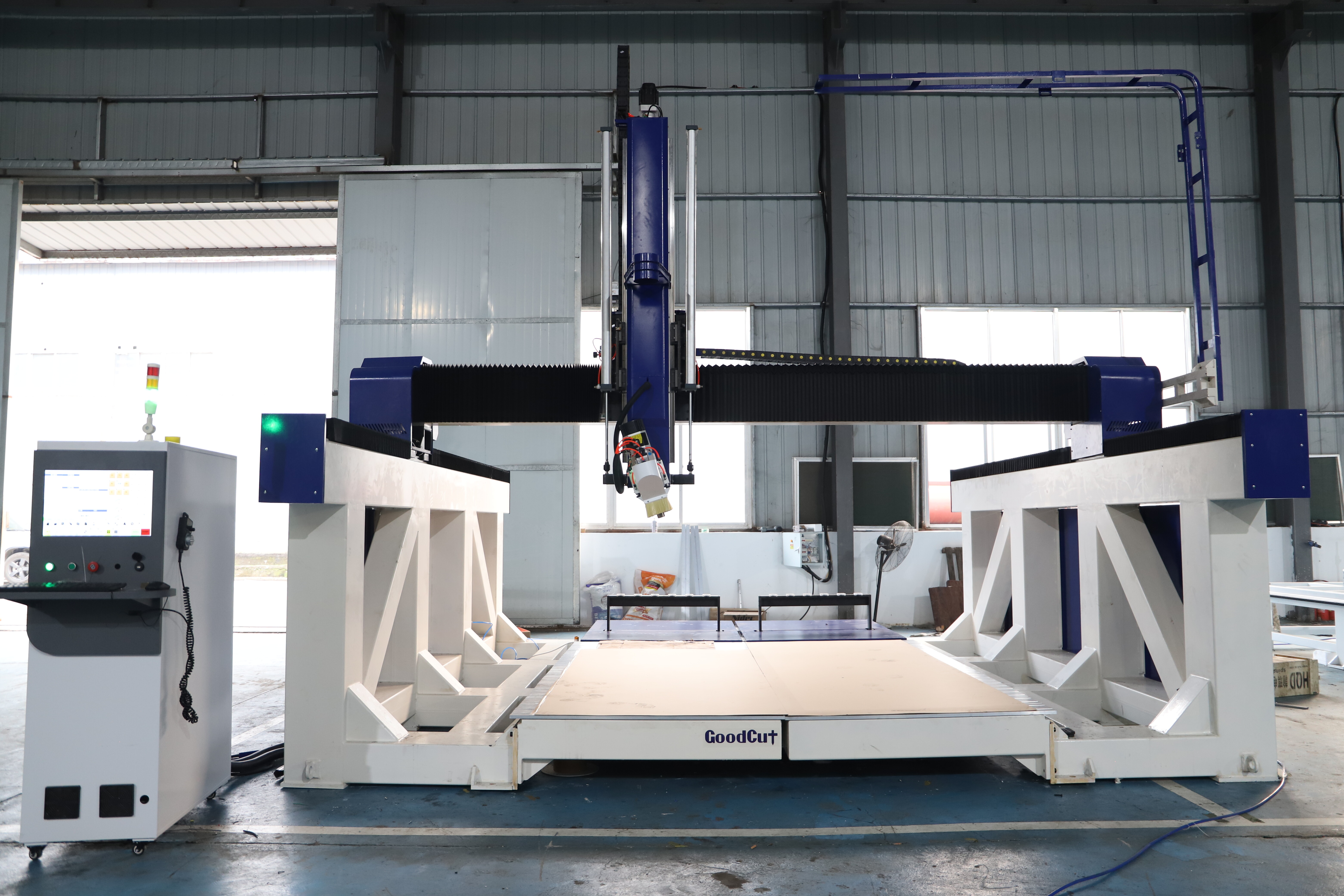 GC2530ATC 4 Axes 5 Axes Bois Mousse