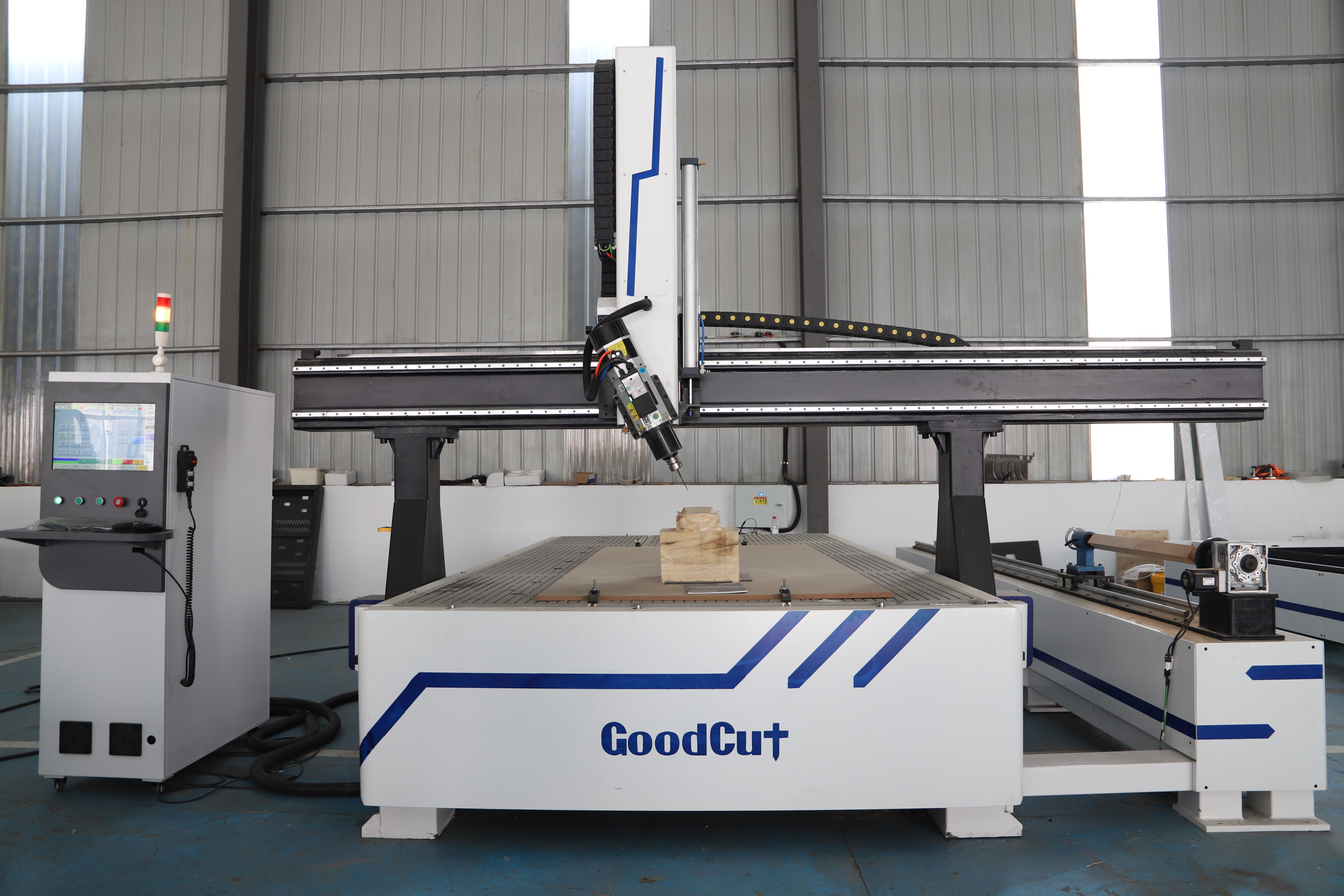 GC2040-4AR Routeur CNC GoodCut Linear à changement d'outil automatique avec tête rotative et oscillante