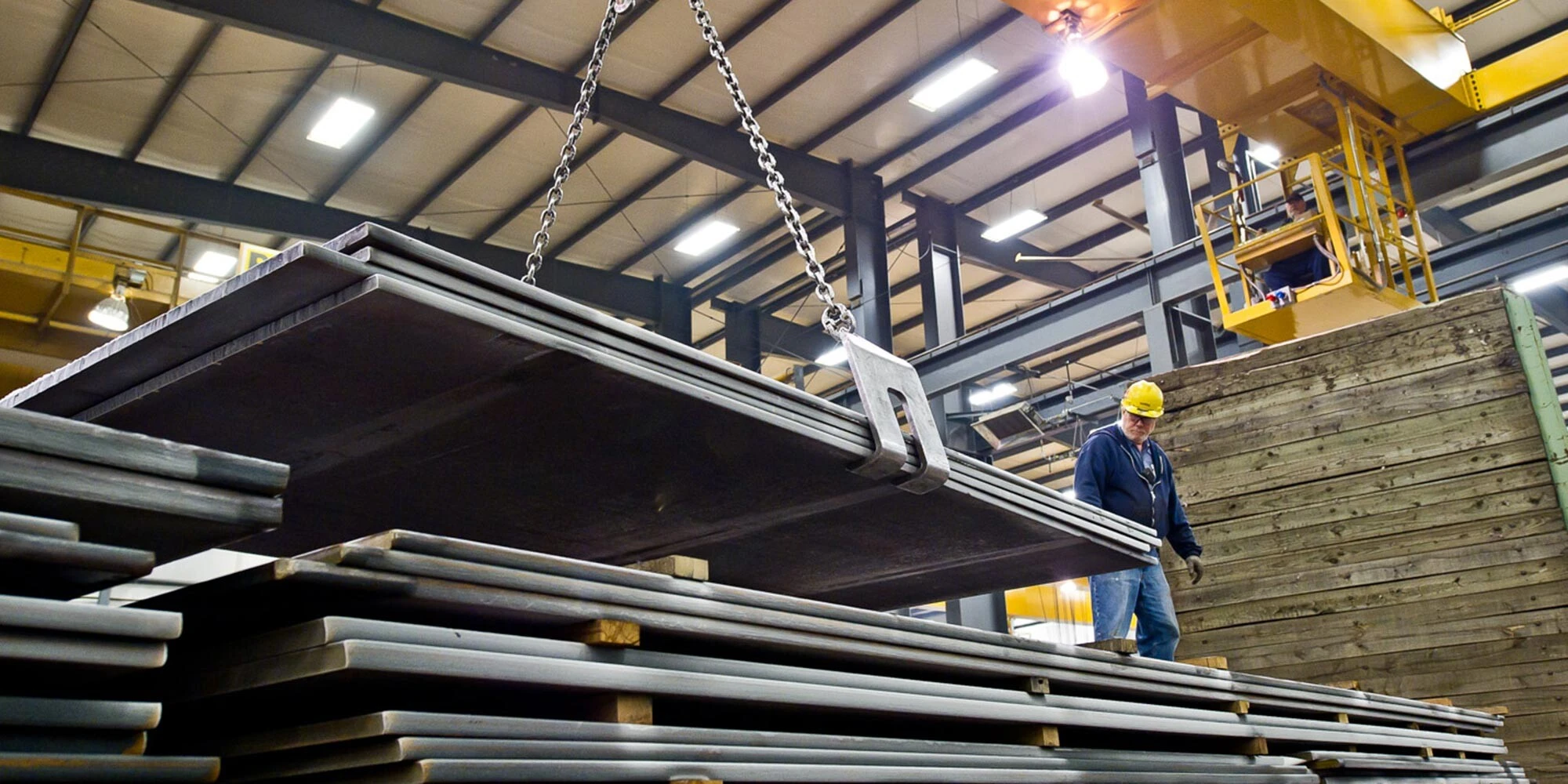 Galvanized sheet refers to a steel sheet coated with a layer of zinc on the surface.