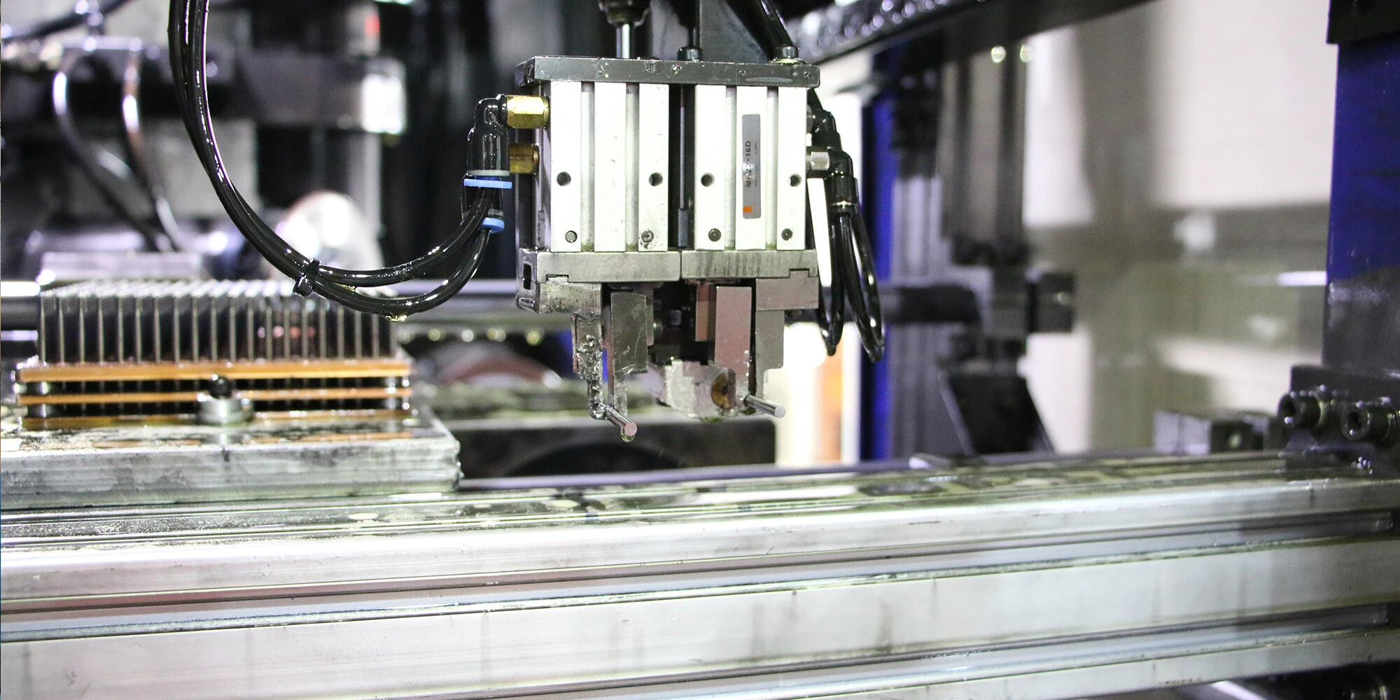 Galvanized sheet refers to a steel sheet coated with a layer of zinc on the surface.