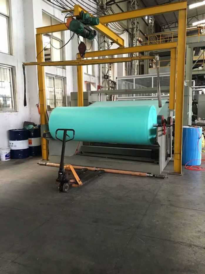 Laminating manufacturers can process non-woven fabrics and food-grade coatings to process non-woven