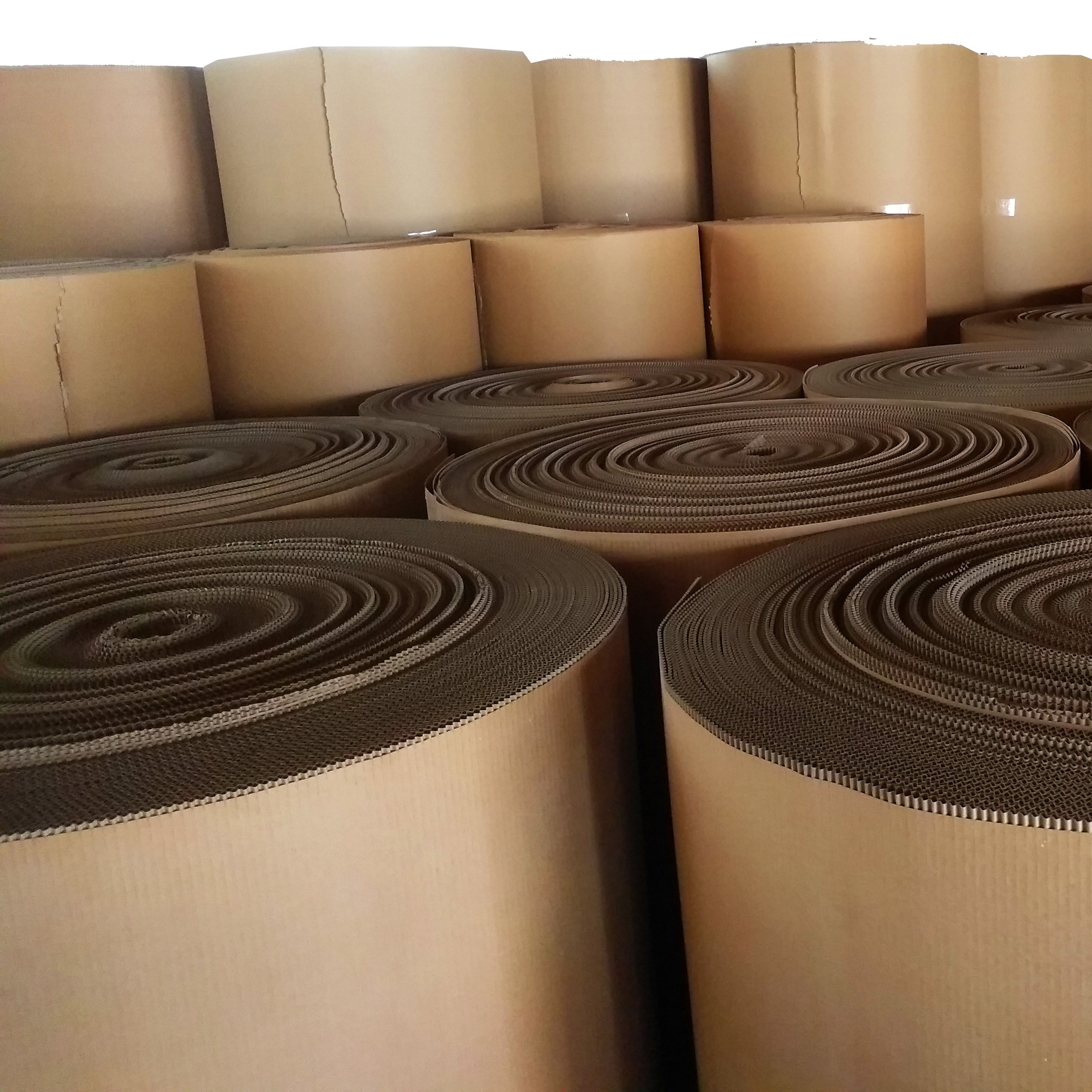 Die-cut ultra-small high-quality corrugated cardboard big-name extra-hard half-height custom-made