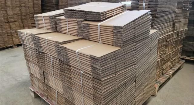 Custom Corrugated Paper Cardboard Postal Mailer Subscription Shipping Box for elegant casual dresses