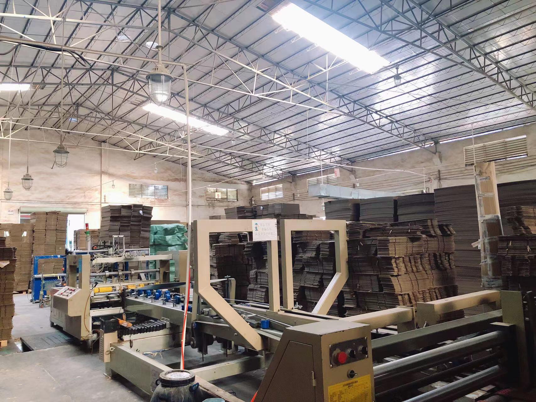 Manufacturers wholesale in stock large, medium and small size special hard aircraft box express clot