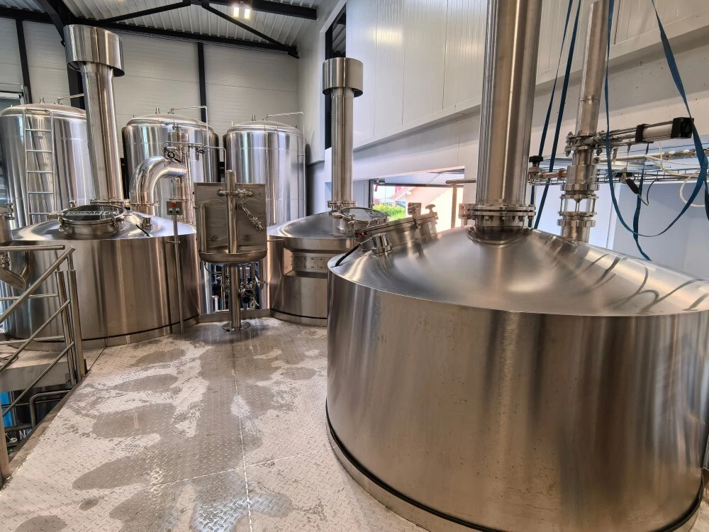 2000L Equipo de elaboración de cerveza de cuatro recipientes totalmente automático