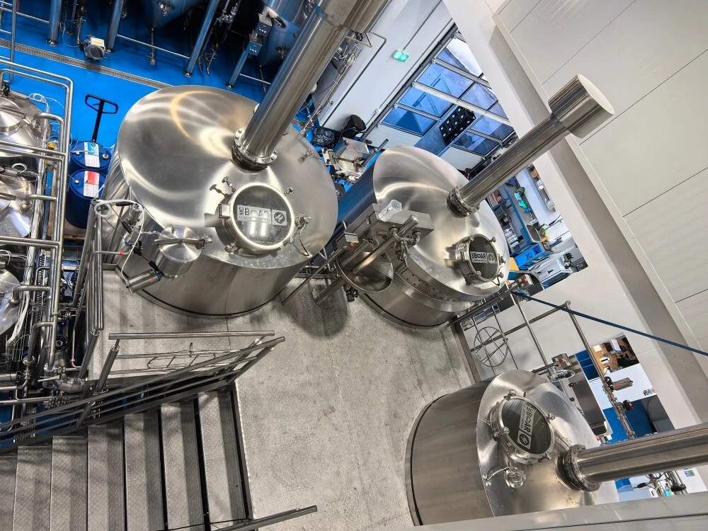 2000L Equipo de elaboración de cerveza de cuatro recipientes totalmente automático
