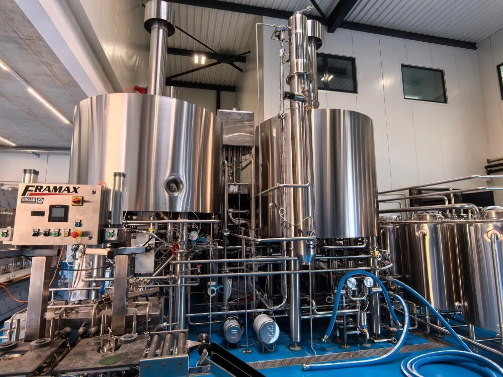 2000L Equipo de elaboración de cerveza de cuatro recipientes totalmente automático