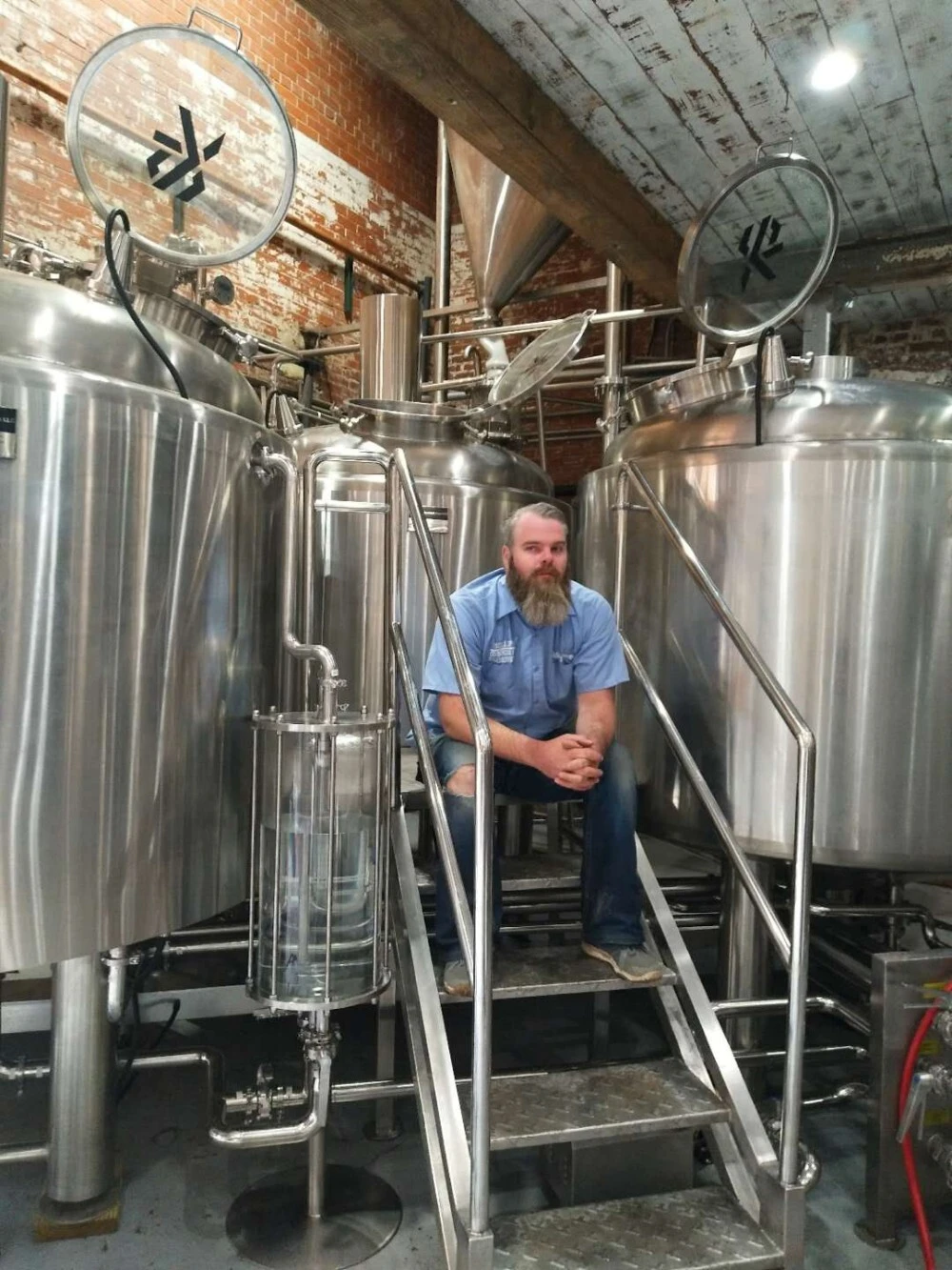 Equipo de elaboración de cerveza de 3 recipientes y 15 barriles