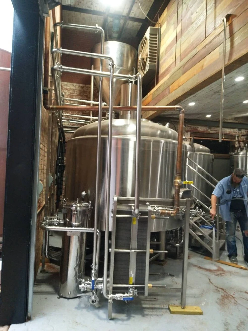 Equipo de elaboración de cerveza de 3 recipientes y 15 barriles