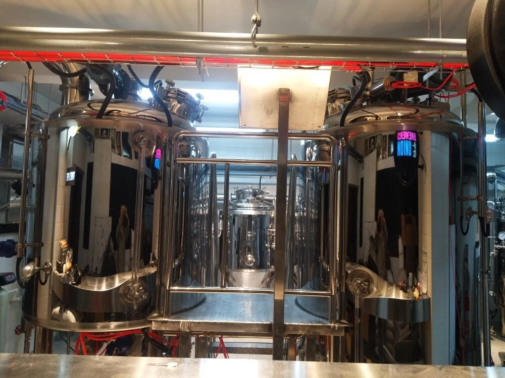 Sistema de elaboración de cerveza de 2 recipientes y 300 l