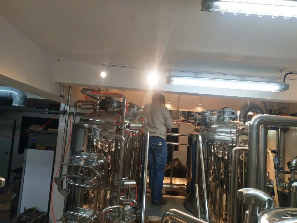 Sistema de elaboración de cerveza de 2 recipientes y 300 l