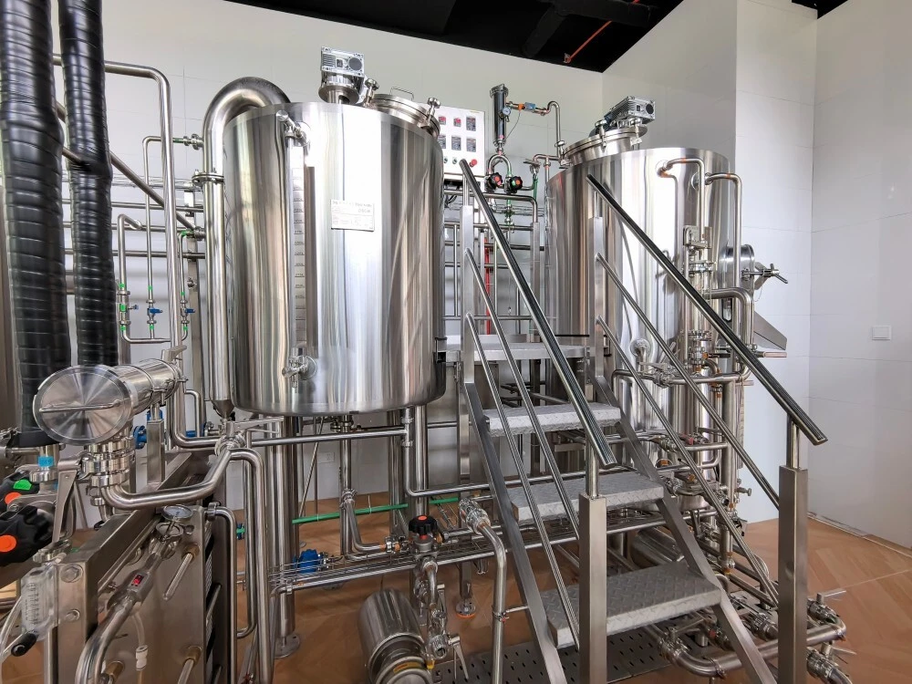 Sistema de elaboración de cerveza de 2 recipientes y 300 l
