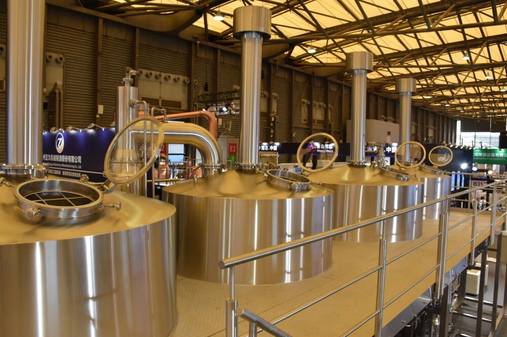 Équipement de brassage à 4 cuves de 2 500 L