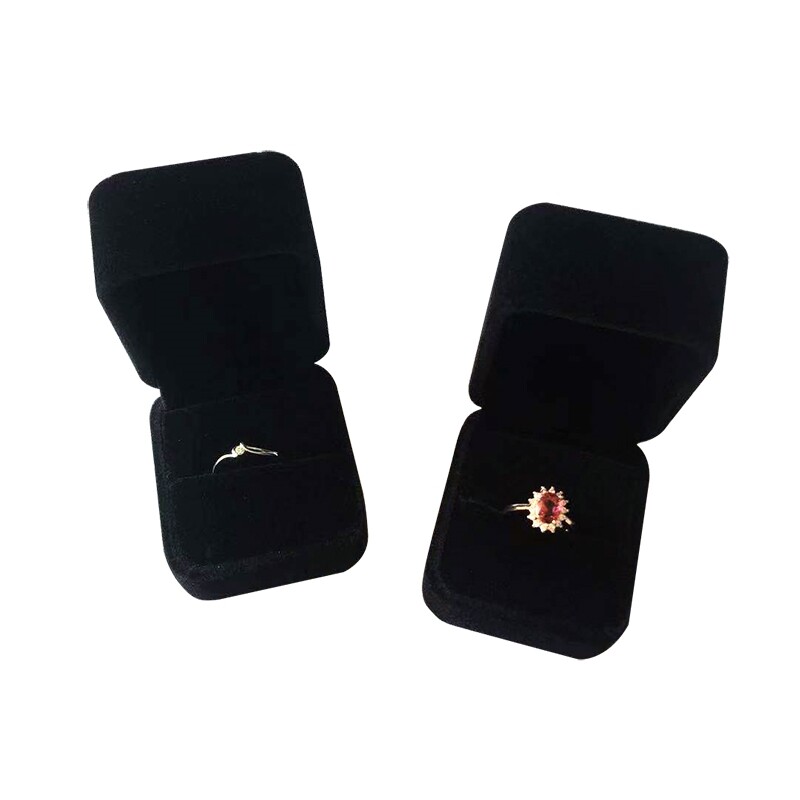 High-end flip-top velvet jewelry box