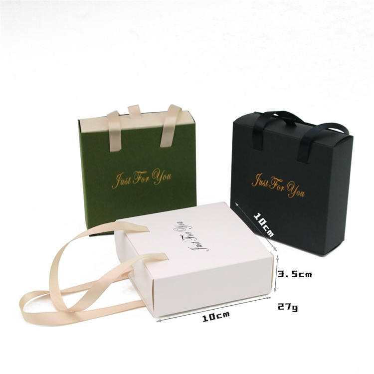 Necklace packaging box