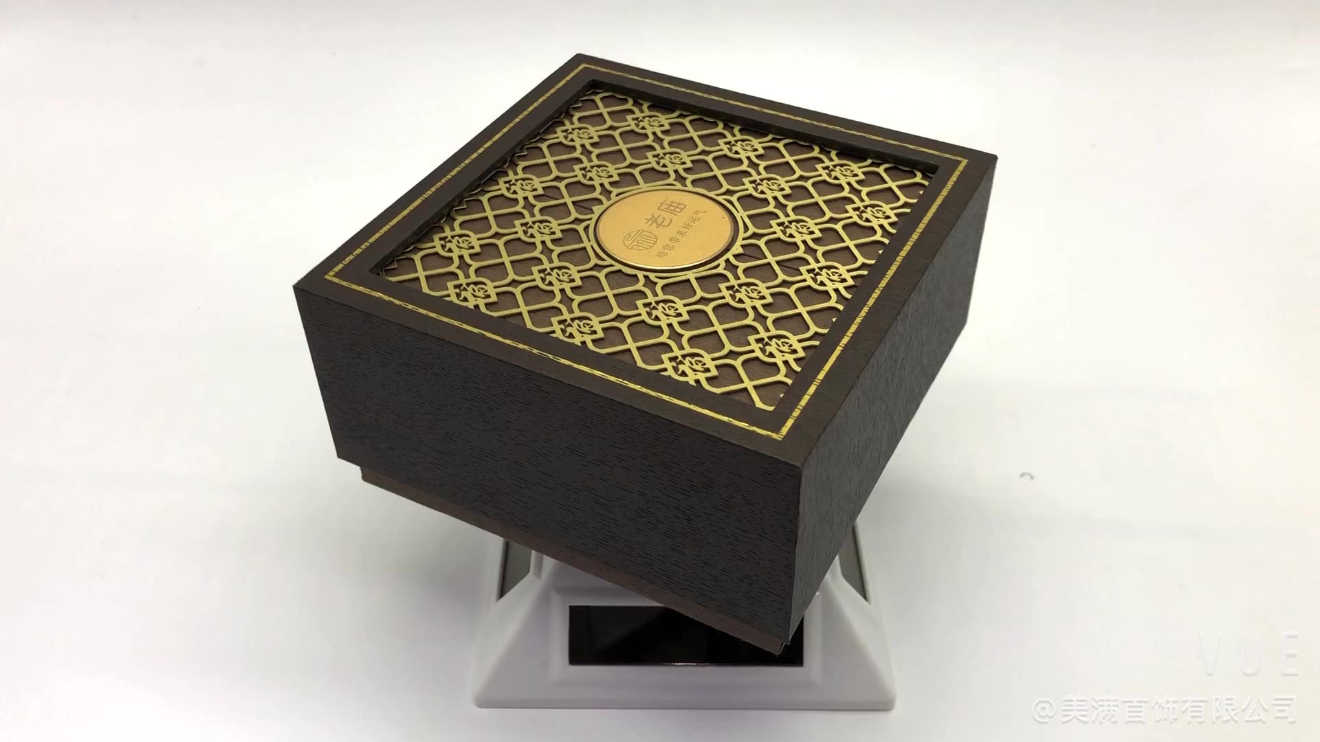 Retro-style collectible bracelet jewelry packaging box