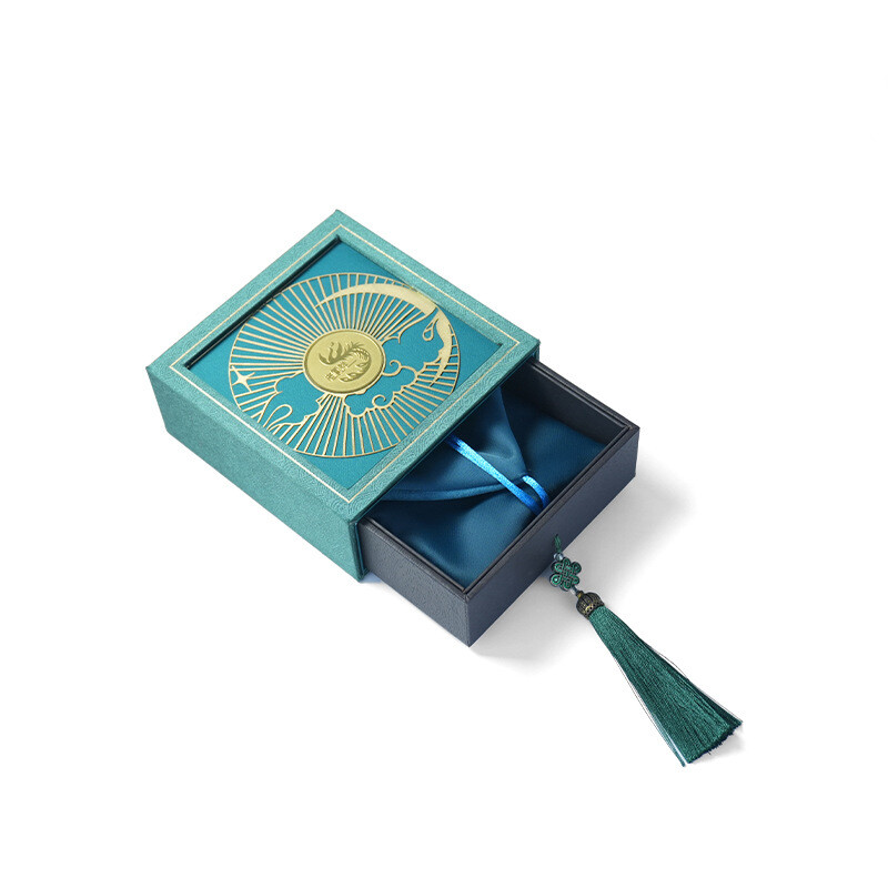 Retro-style collectible bracelet jewelry packaging box