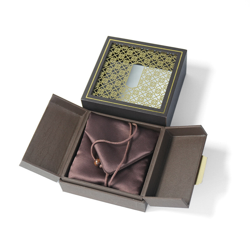 Retro-style collectible bracelet jewelry packaging box