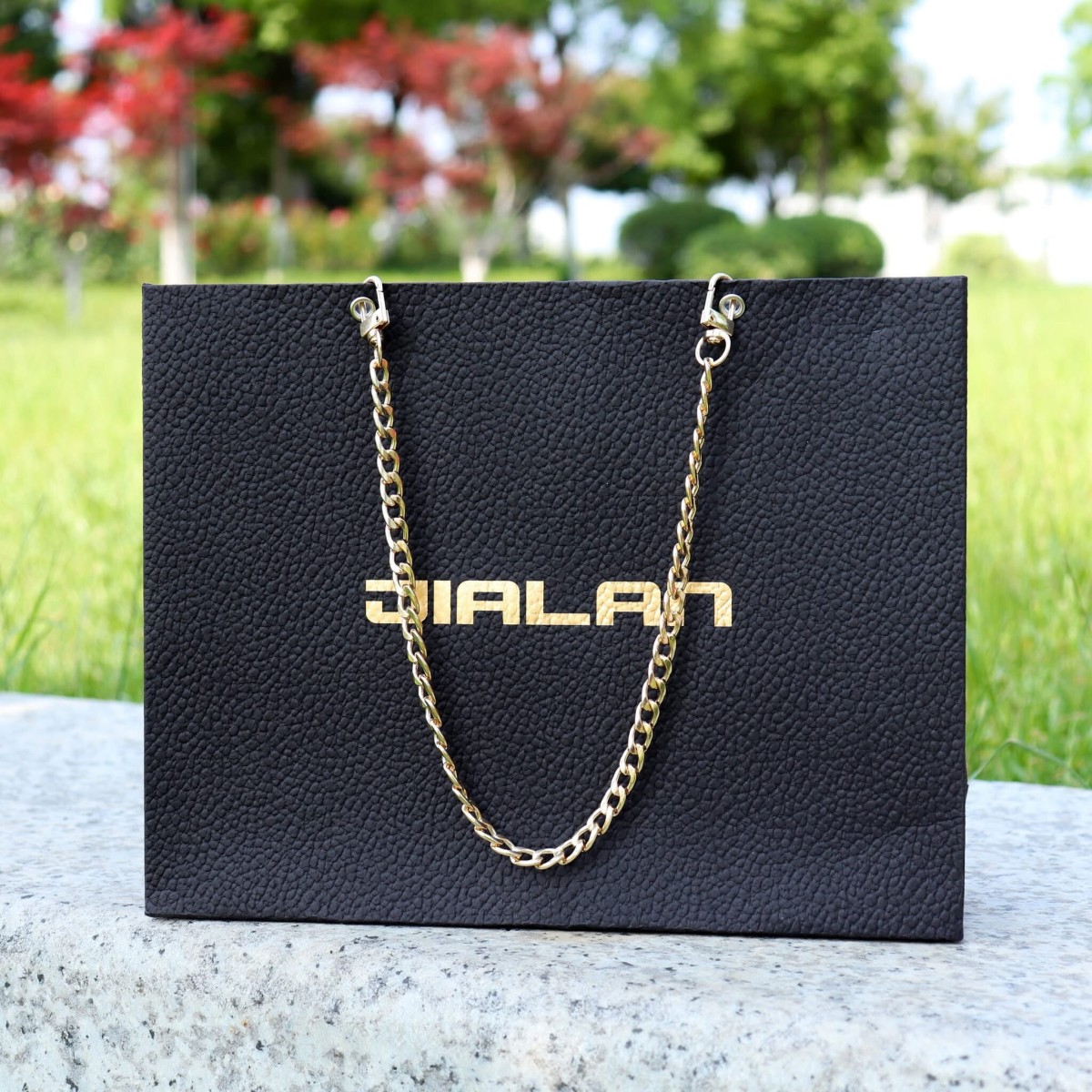 Luxurious and high-end chain shopping bag (3).jpg