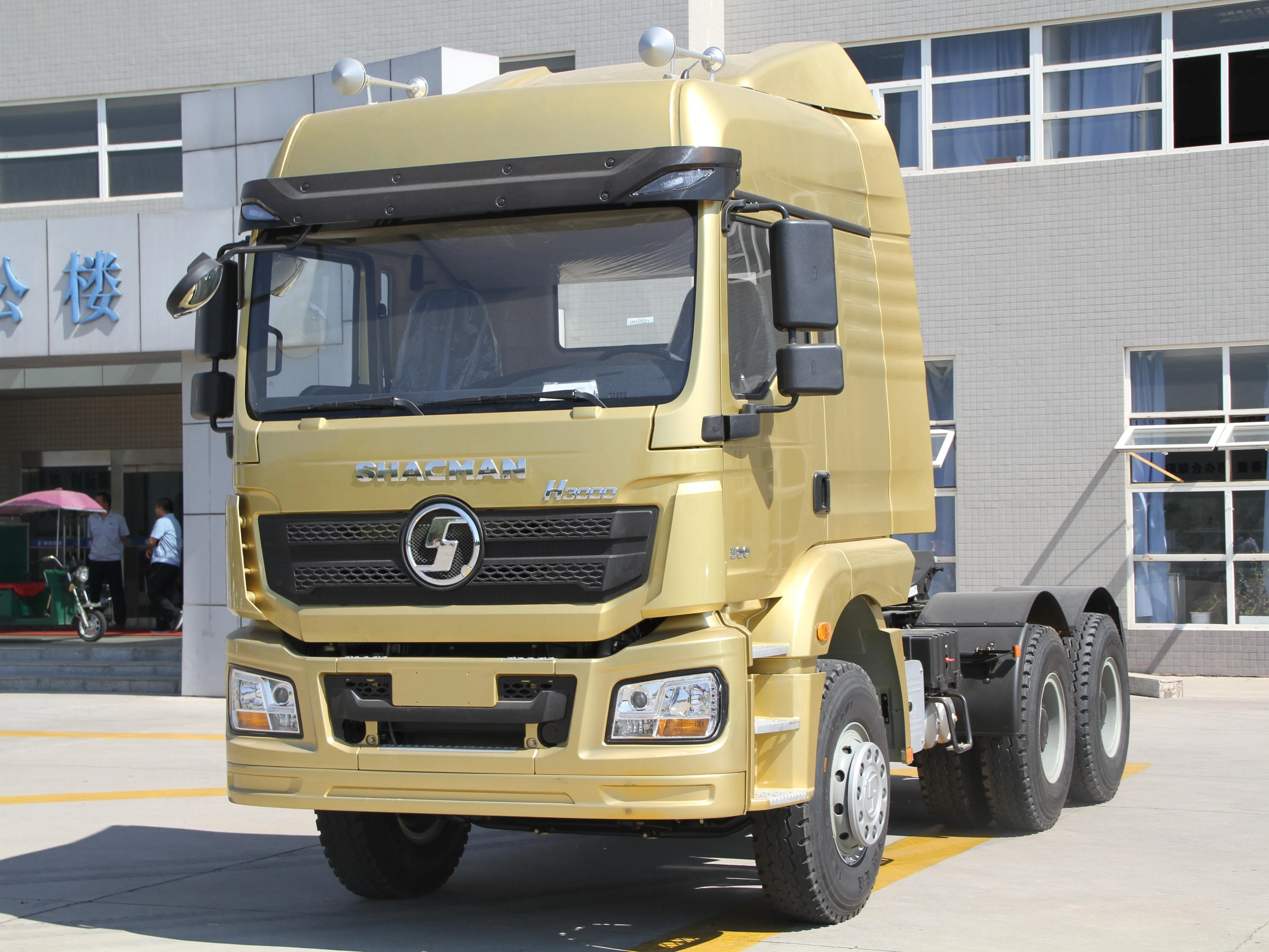 SHACMAN H3000 6×4 Camion remorque : Idéal pour un transport efficace
