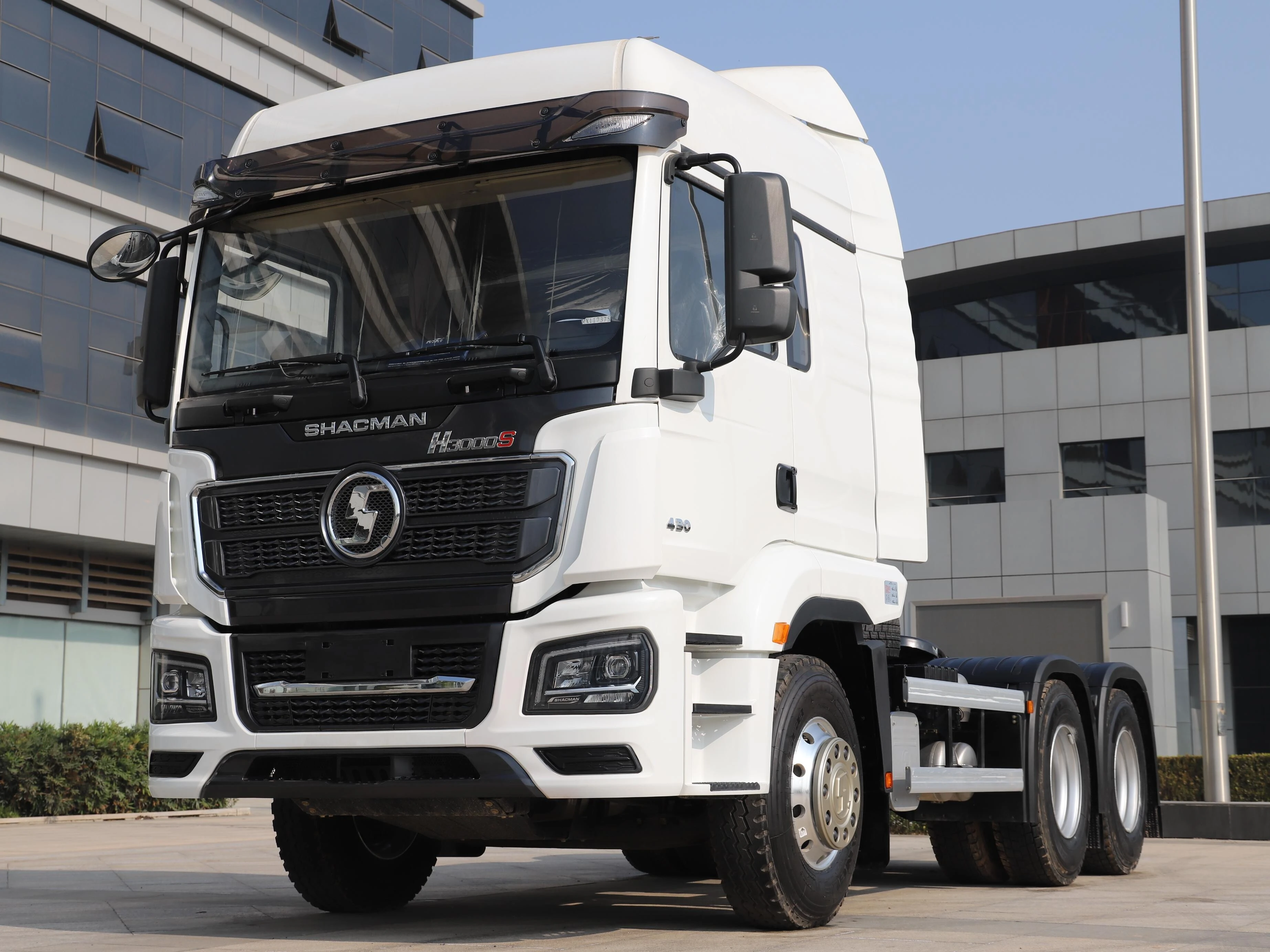 Camion tracteur H3000S : le premier choix pour des solutions logistiques efficaces